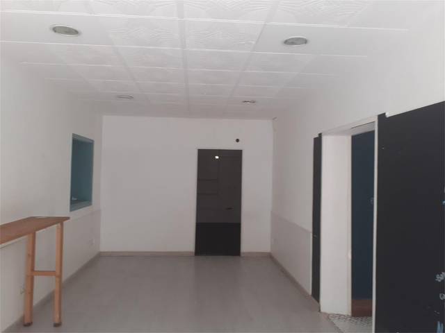 Local comercial en Alquiler en Avinguda Narcís Arnau, 3 en Les Planes d'Hostoles