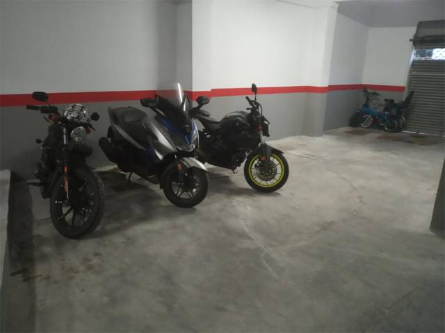 Garaje en Alquiler en Carrer de Montserrat de Casanovas, 215 en El Carmel