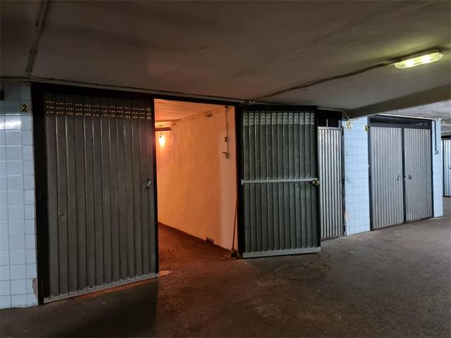 Garaje en Venta en Calle Pravia, 1 en San Pedro - Siana