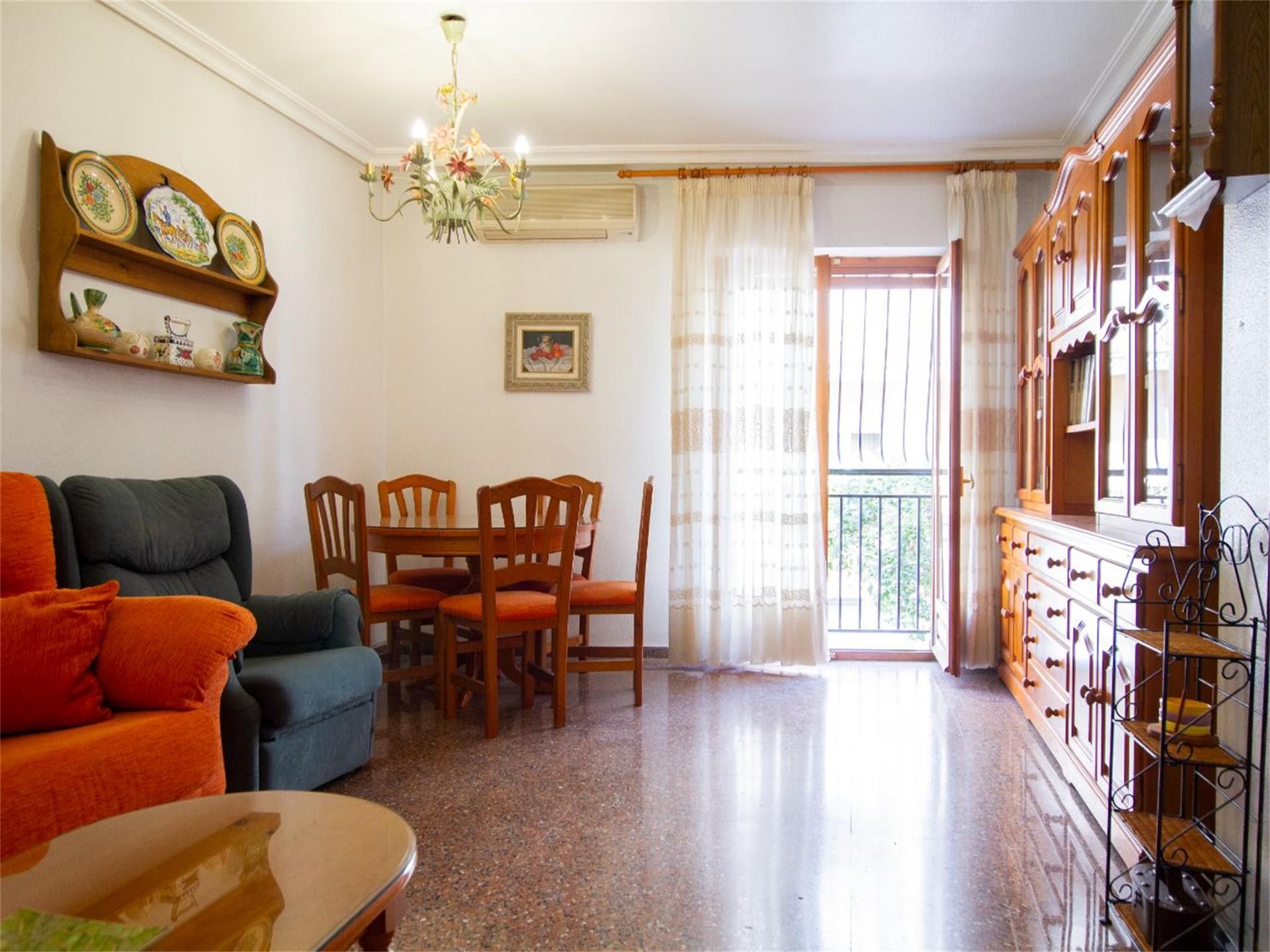 Living room of Flat for sale in Elda  with Air Conditioner and Balcony