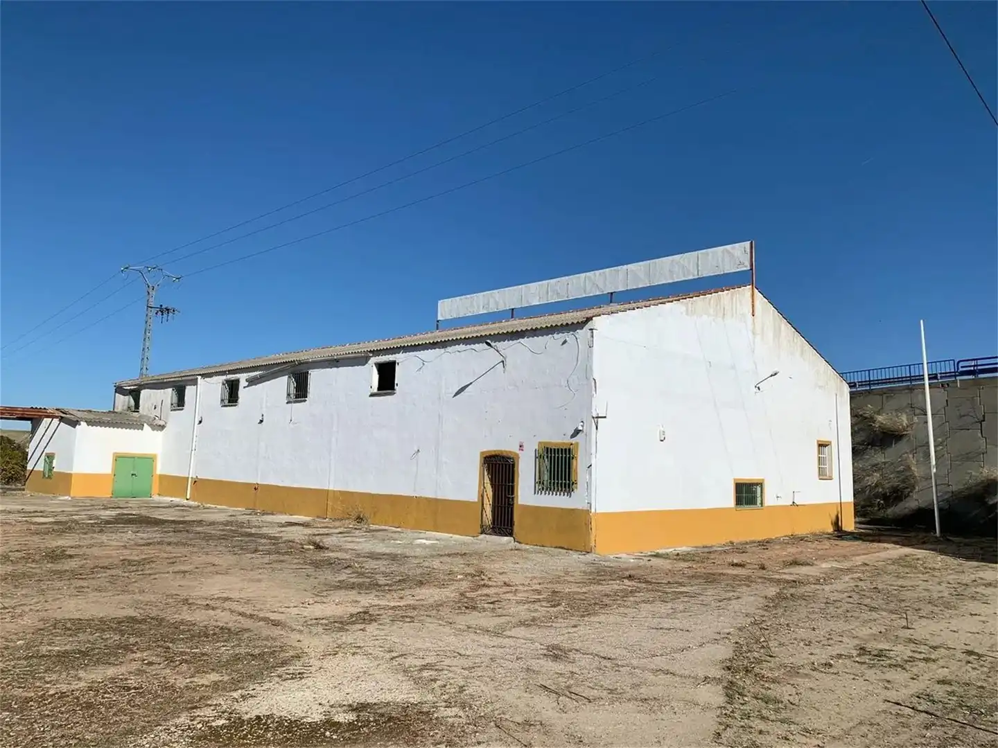 Local de lloguer a Urbanización La Encinilla, 37, Otero Vista exterior de Local de lloguer en Otero