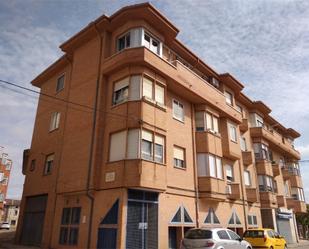 Exterior view of Flat for sale in Osorno la Mayor  with Terrace