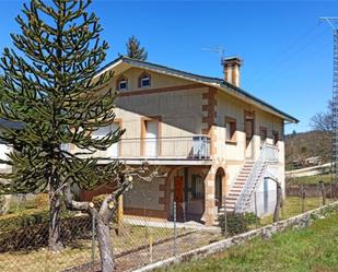 Vista exterior de Casa o xalet en venda en A Veiga  amb Terrassa i Balcó