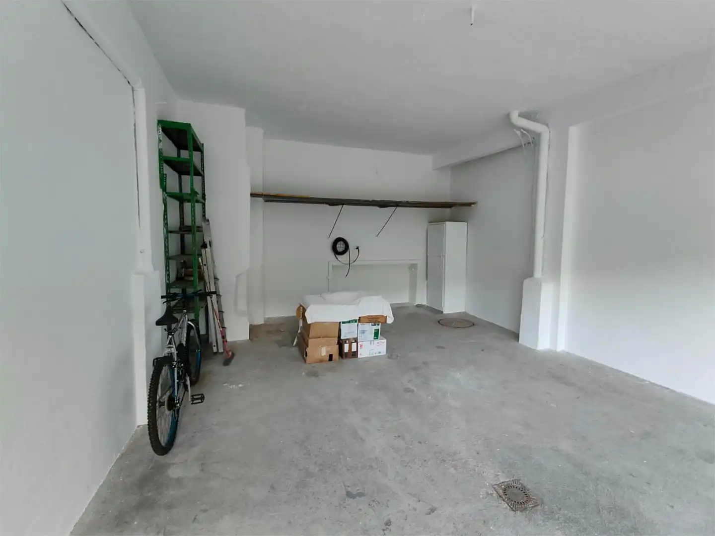 Garage zum Verkauf in Travesía Arbolantxa, Otxarkoaga Garage zum Verkauf in Bilbao