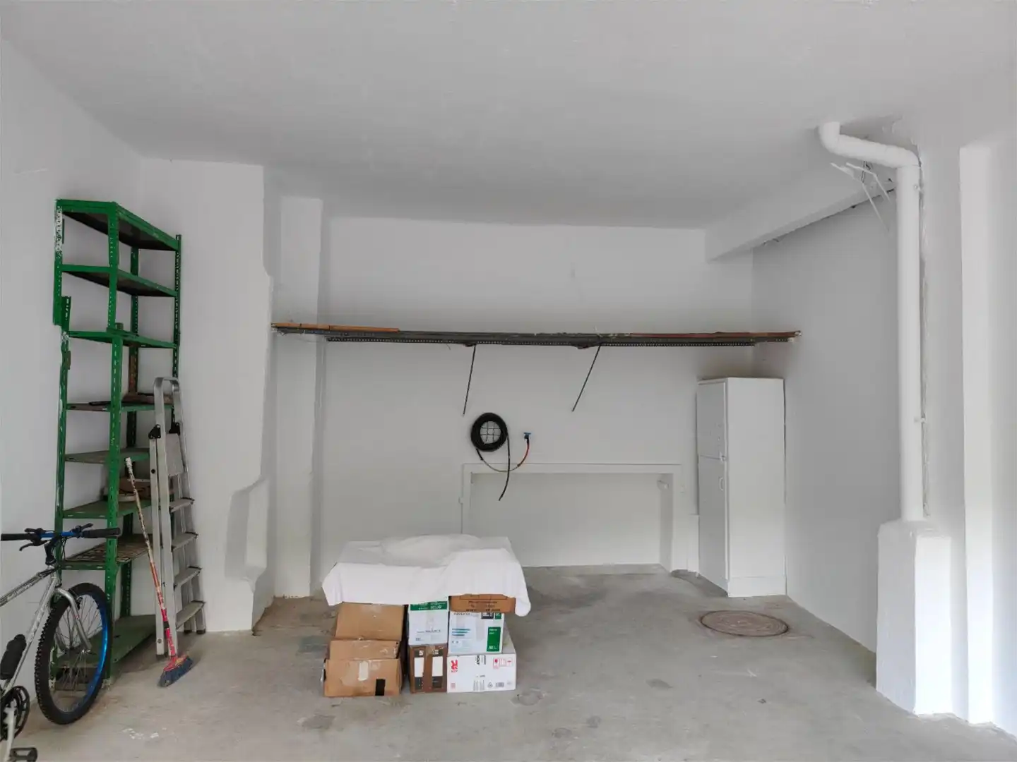 Garage zum Verkauf in Travesía Arbolantxa, Otxarkoaga Garage zum Verkauf in Bilbao