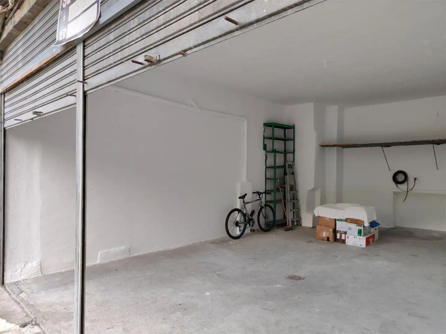 Garage zum Verkauf in Travesía Arbolantxa, Otxarkoaga Garage zum Verkauf in Bilbao