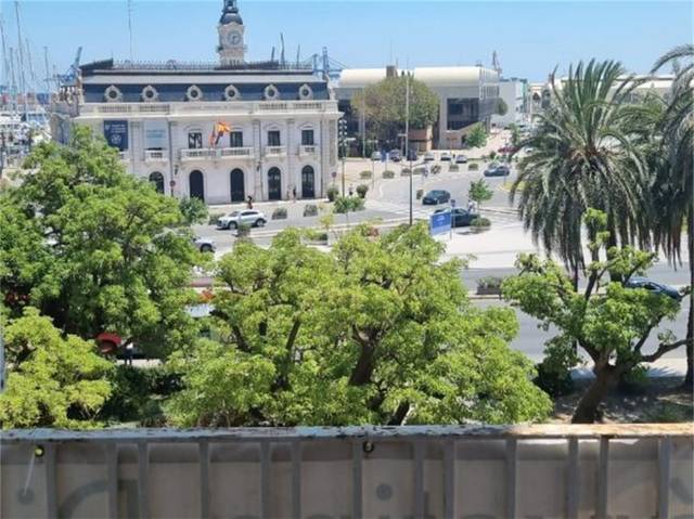 Oficina en Alquiler en Calle Doctor Juan José Dominé en El Grau