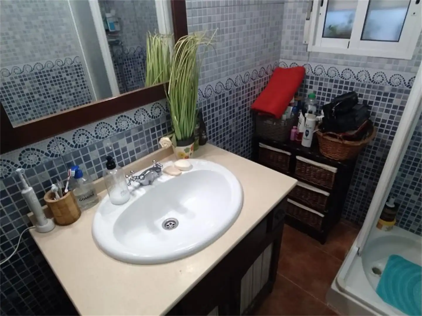 Casa adosada en venta en Plaza La Rábida, Minas de Riotinto Baño de Casa adosada en venta en Minas de Riotinto con Aire acondicionado, Calefacción y Amueblado