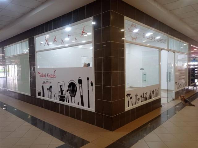 Local comercial en Alquiler en Avenida de la Constitución en Osuna