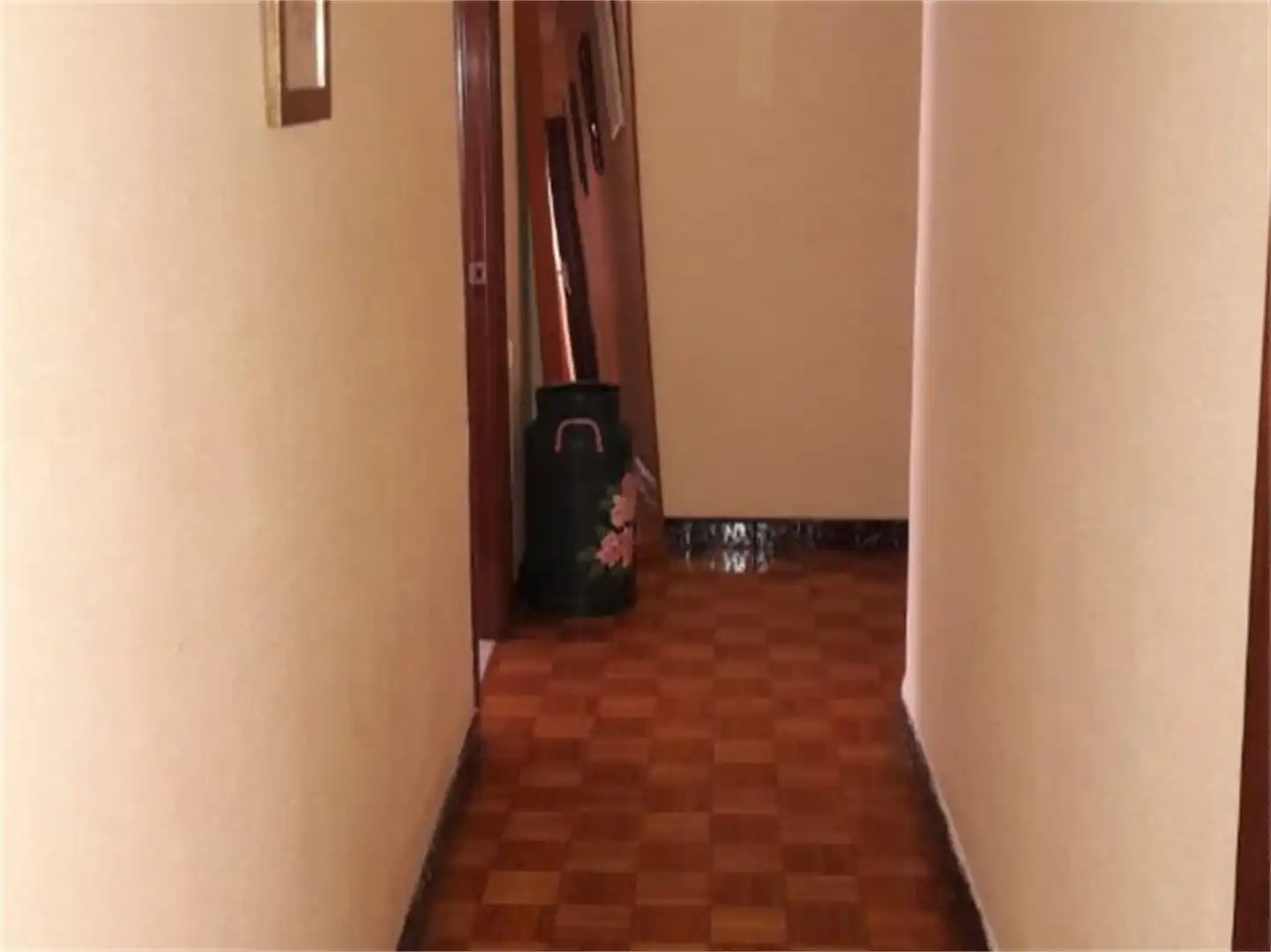 Flat for share in Vigo   with Parquet flooring, Terrace and Furnished