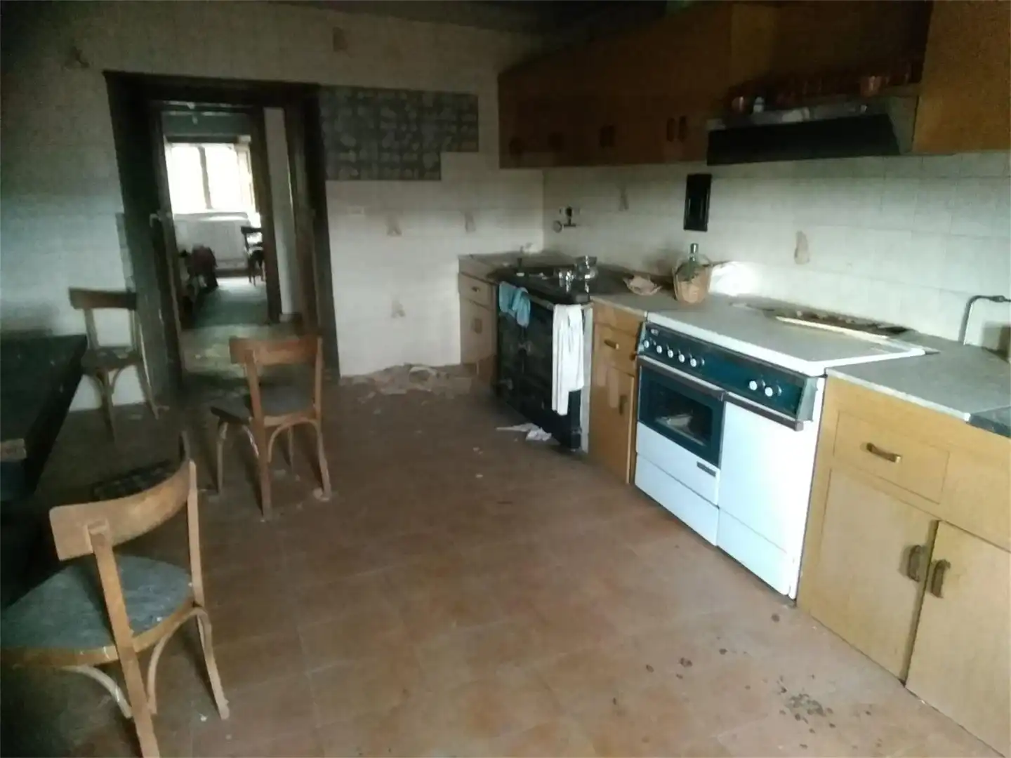 Casa adosada en venda a Escairón, O Saviñao Cuina de Casa adosada en venda en O Saviñao amb Jardí privat, Terrassa i Traster