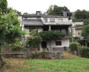 Vista exterior de Casa o xalet en venda en Trabadelo amb Jardí privat, Terrassa i Piscina