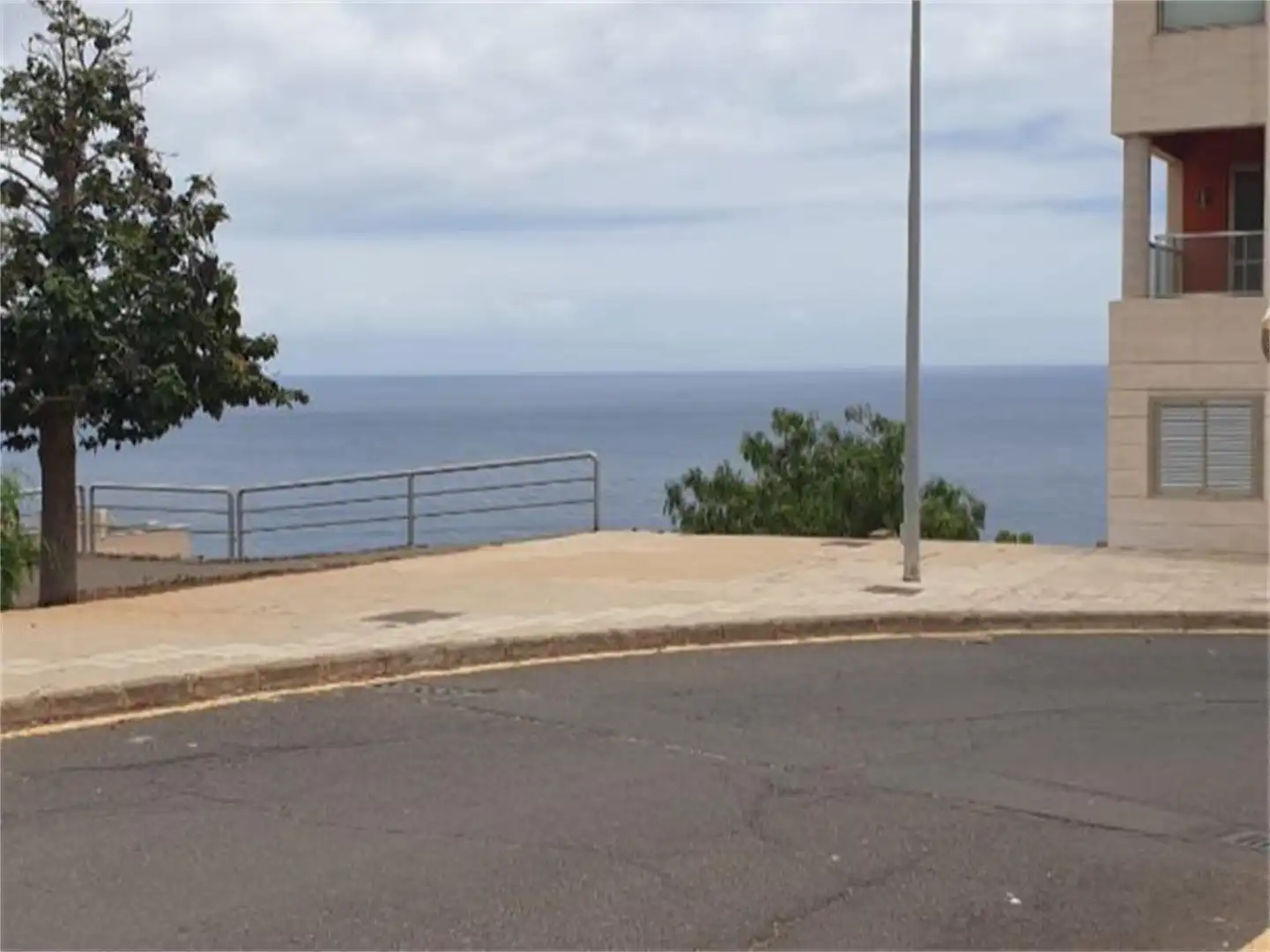 Garage zum Verkauf in Avenida Luis Celso García Guadalupe, Añaza Außenansicht von Garage zum Verkauf in Santa Cruz de Tenerife