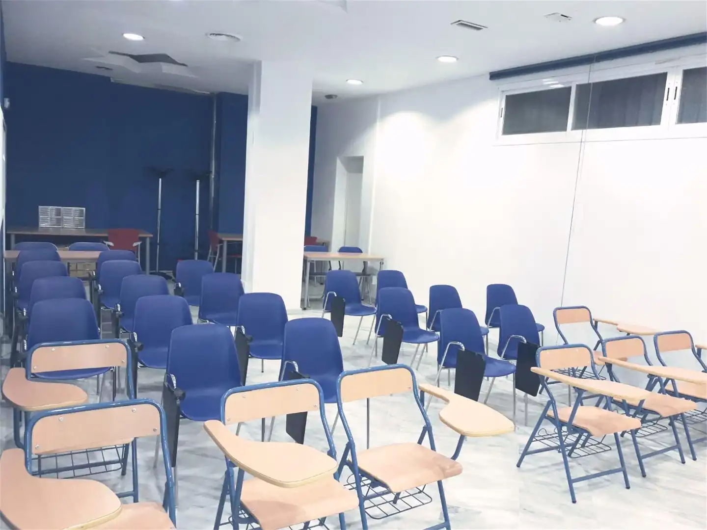 Office for rent in Avenida Guerrita, 27, Ciudad Jardín - Zoco Office for rent in Córdoba with Air Conditioner, Heating and Private garden