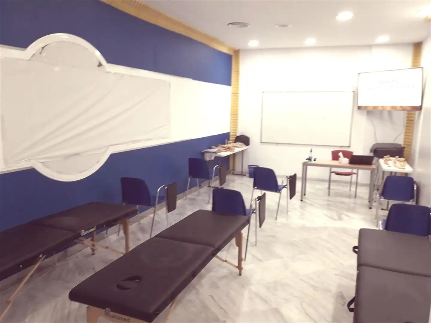 Office for rent in Avenida Guerrita, 27, Ciudad Jardín - Zoco Office for rent in Córdoba with Air Conditioner, Heating and Private garden