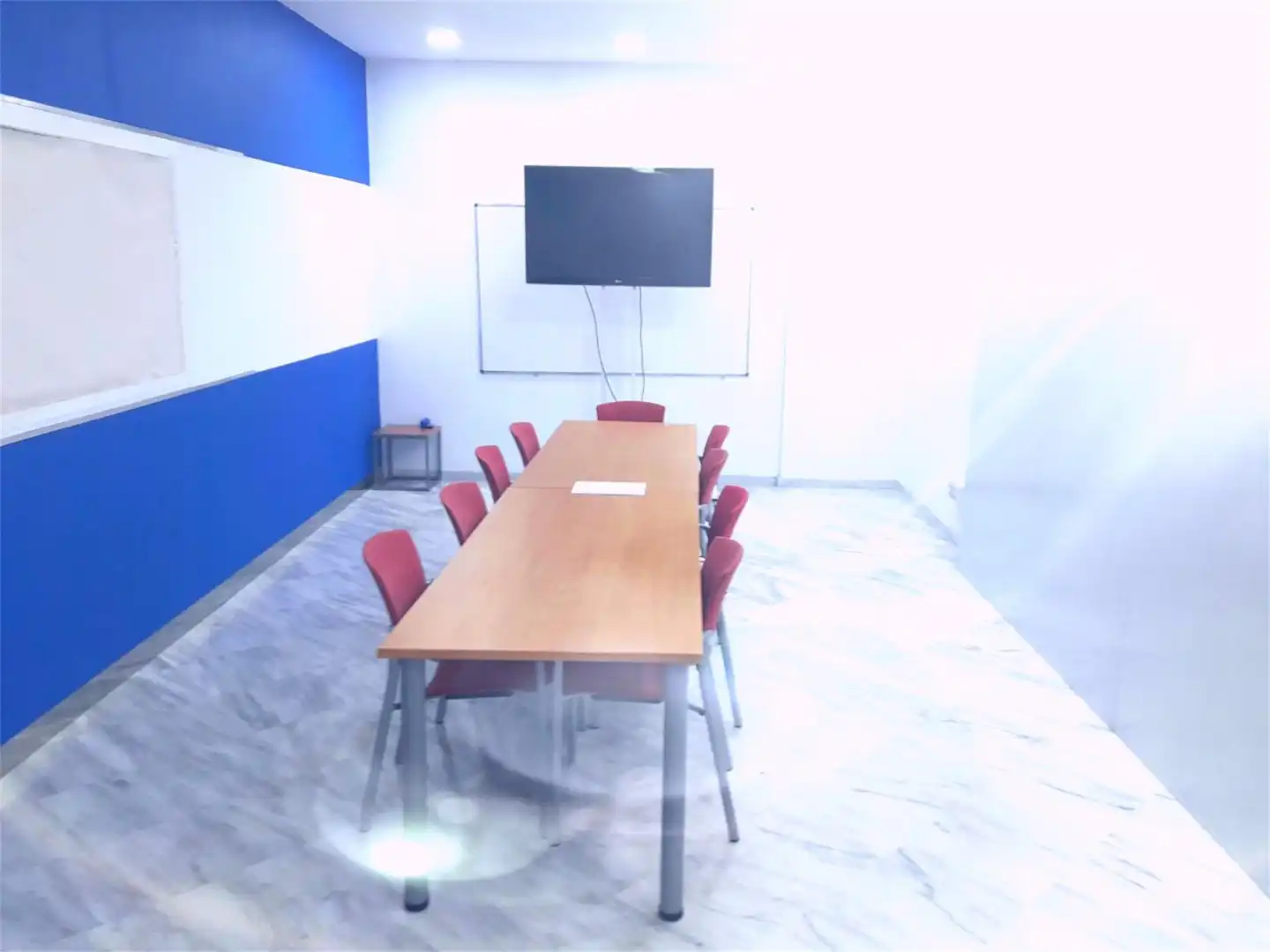 Office for rent in Avenida Guerrita, 27, Ciudad Jardín - Zoco Office for rent in Córdoba with Air Conditioner, Heating and Private garden