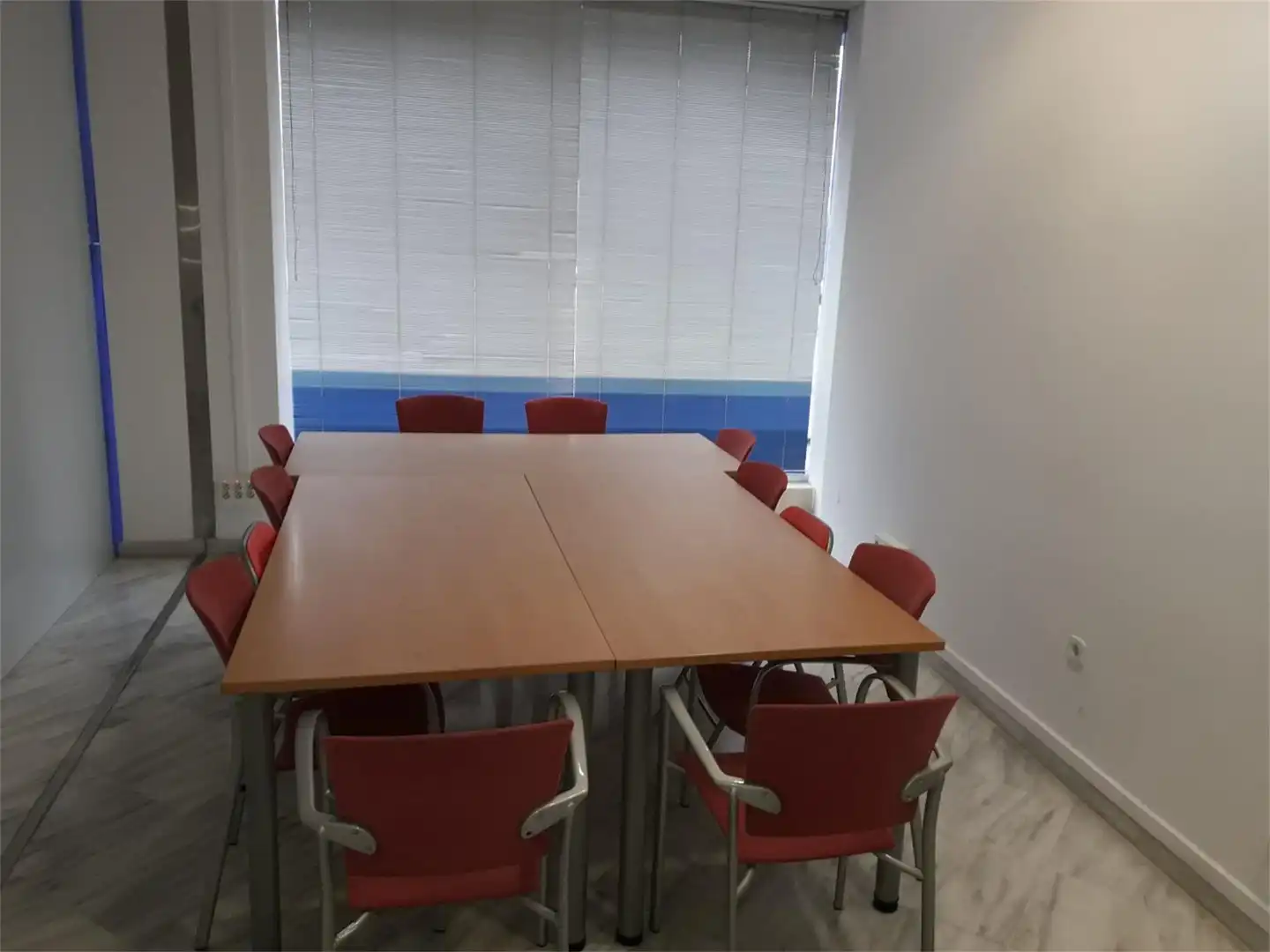 Office for rent in Avenida Guerrita, 27, Ciudad Jardín - Zoco Office for rent in Córdoba with Air Conditioner, Heating and Private garden