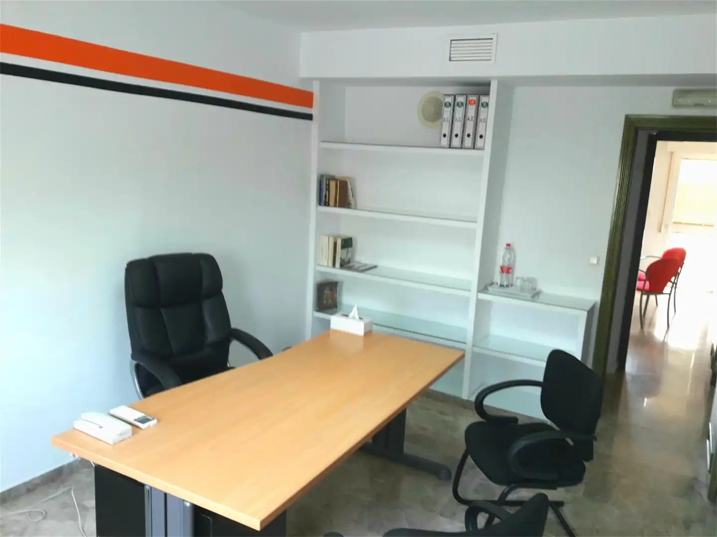 Office for rent in Avenida Guerrita, 27, Ciudad Jardín - Zoco Office for rent in Córdoba with Air Conditioner, Heating and Private garden