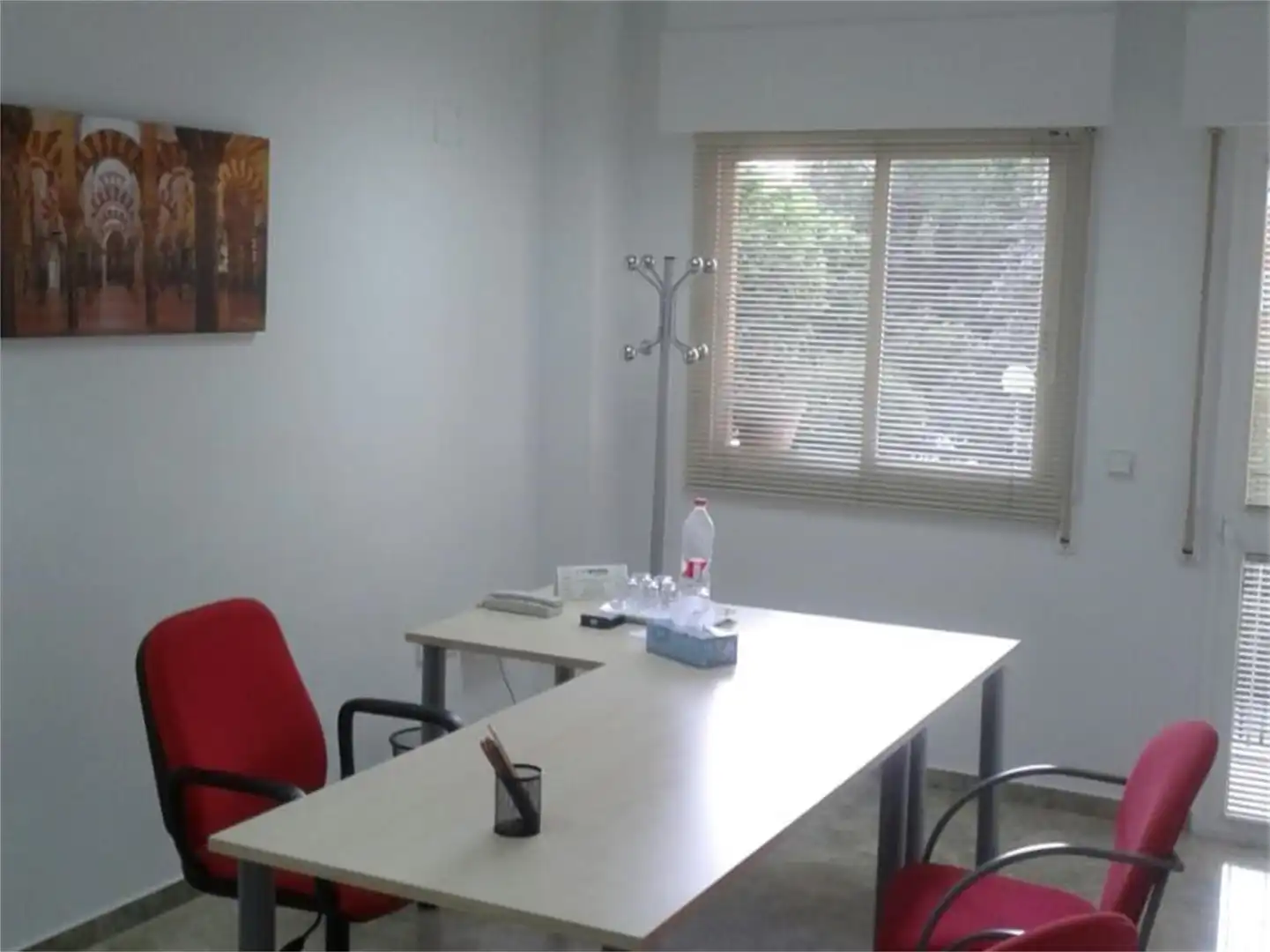 Office for rent in Avenida Guerrita, 27, Ciudad Jardín - Zoco Office for rent in Córdoba with Air Conditioner, Heating and Private garden