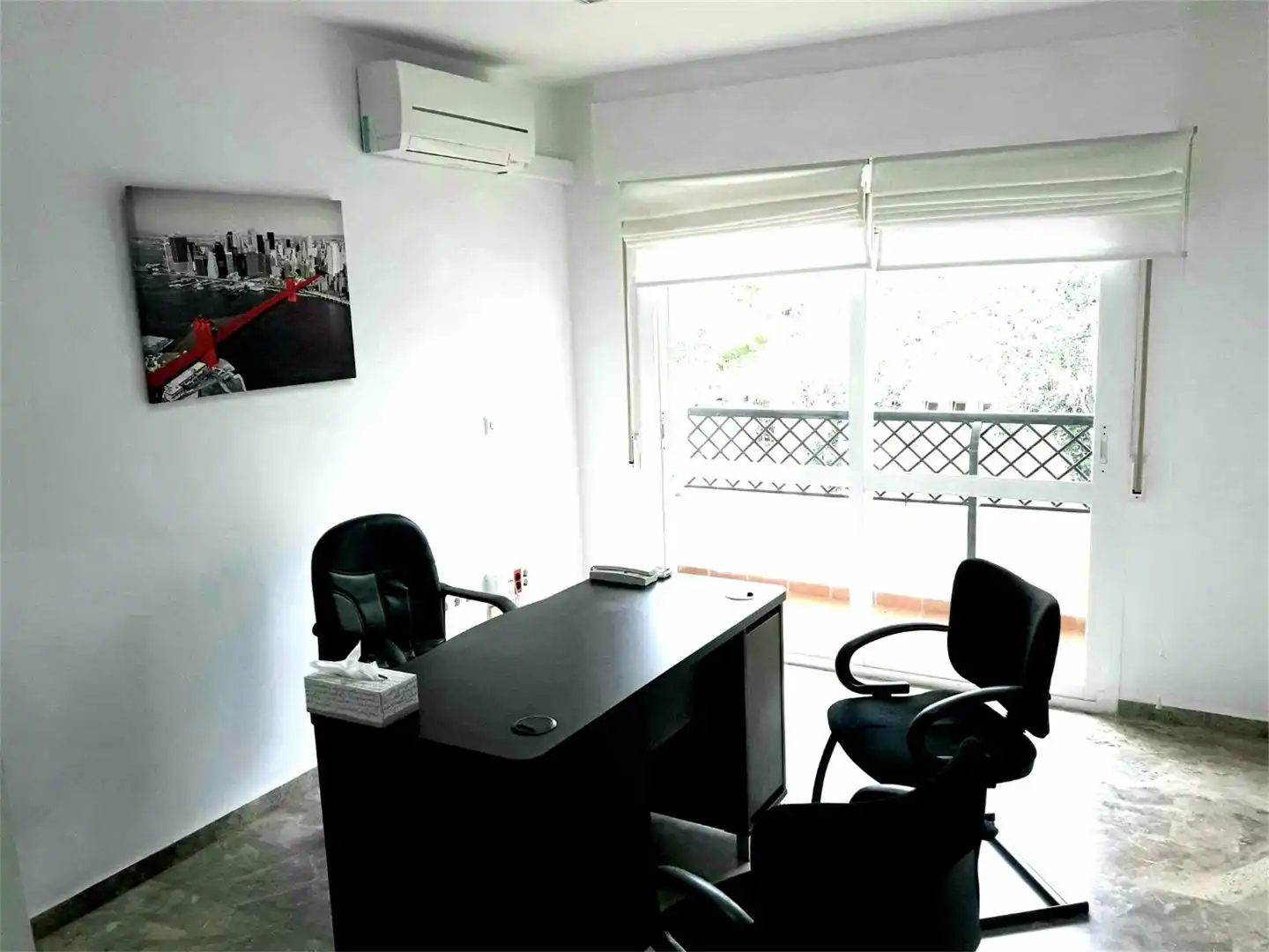 Office for rent in Avenida Guerrita, 27, Ciudad Jardín - Zoco Office for rent in Córdoba with Air Conditioner, Heating and Private garden