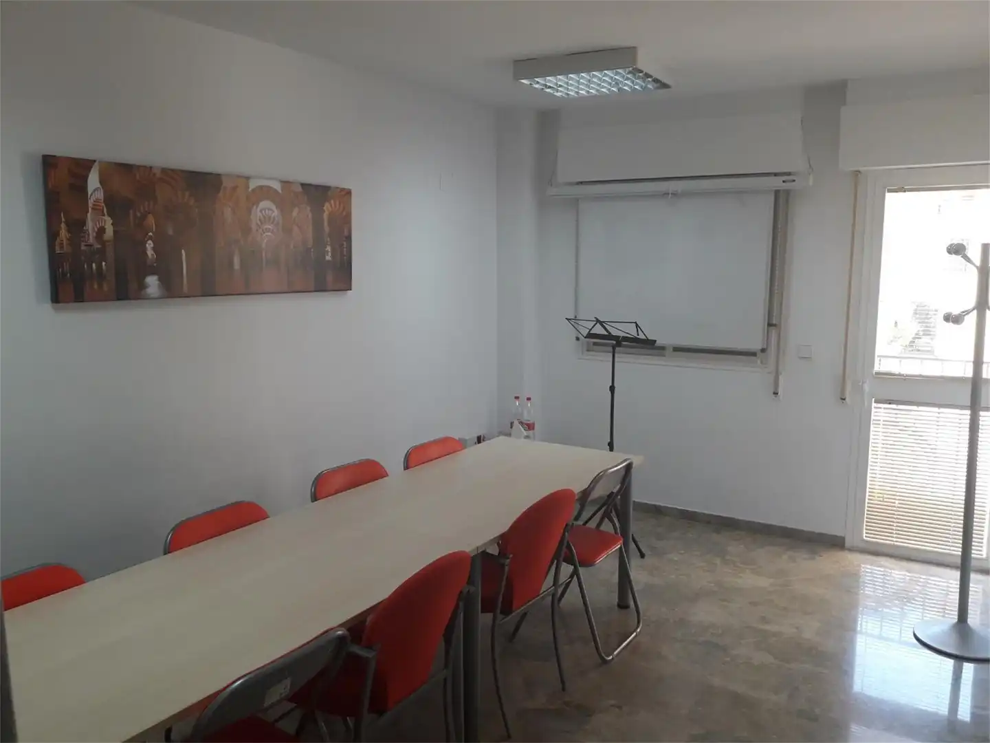 Office for rent in Avenida Guerrita, 27, Ciudad Jardín - Zoco Office for rent in Córdoba with Air Conditioner, Heating and Private garden