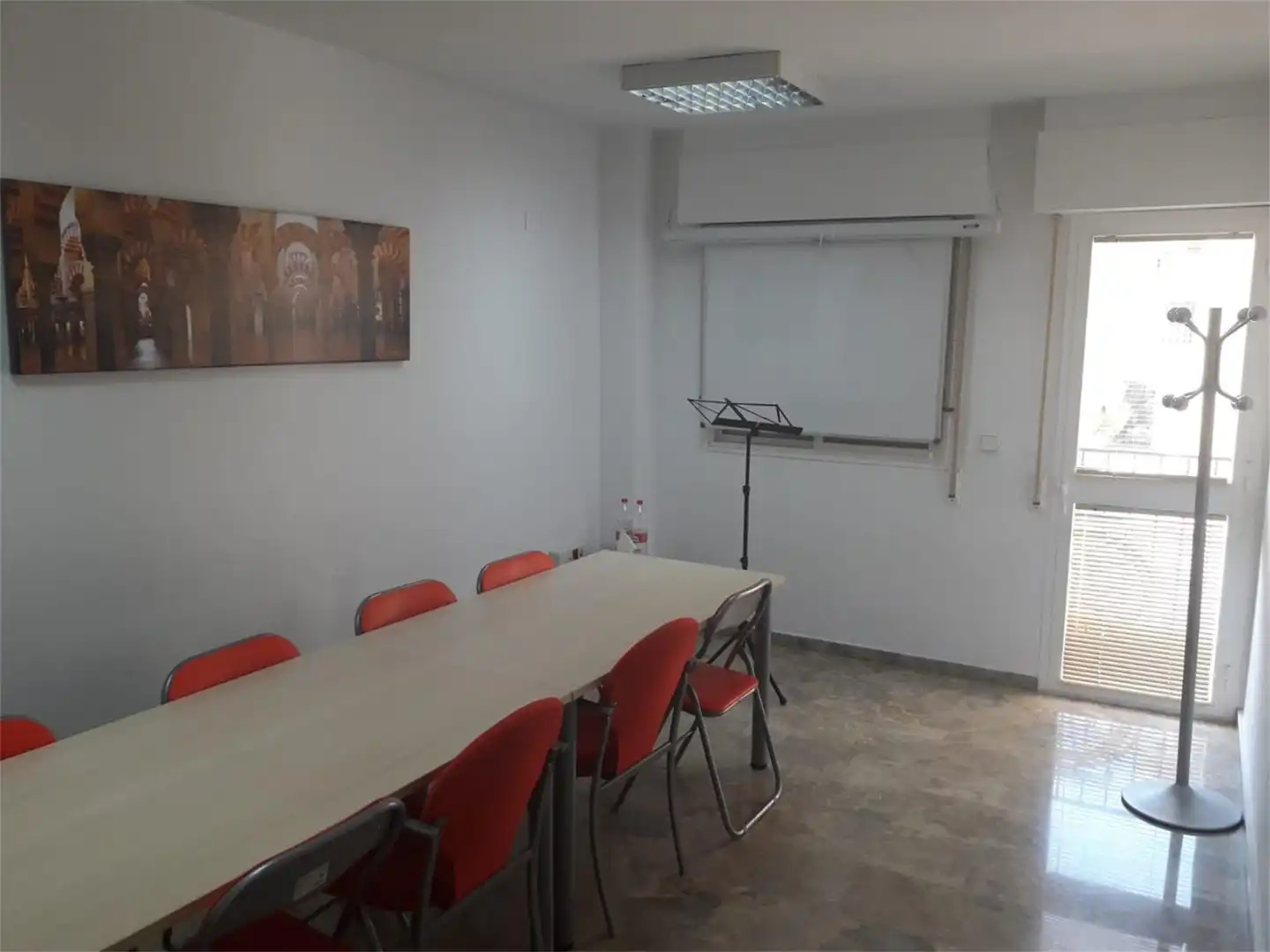 Office for rent in Avenida Guerrita, 27, Ciudad Jardín - Zoco Office for rent in Córdoba with Air Conditioner, Heating and Private garden