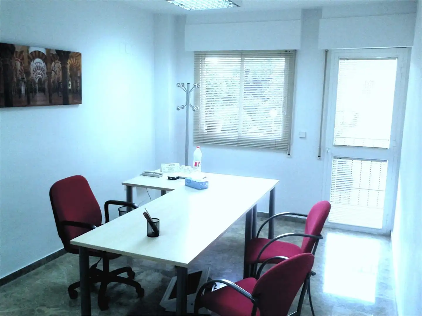 Office for rent in Avenida Guerrita, 27, Ciudad Jardín - Zoco Office for rent in Córdoba with Air Conditioner, Heating and Private garden