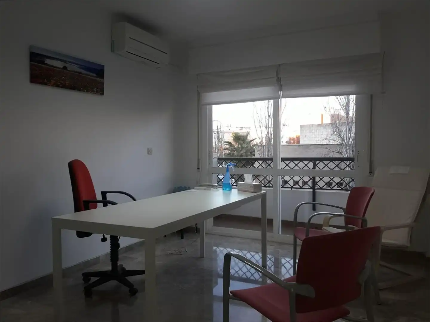 Office for rent in Avenida Guerrita, 27, Ciudad Jardín - Zoco Office for rent in Córdoba with Air Conditioner, Heating and Private garden