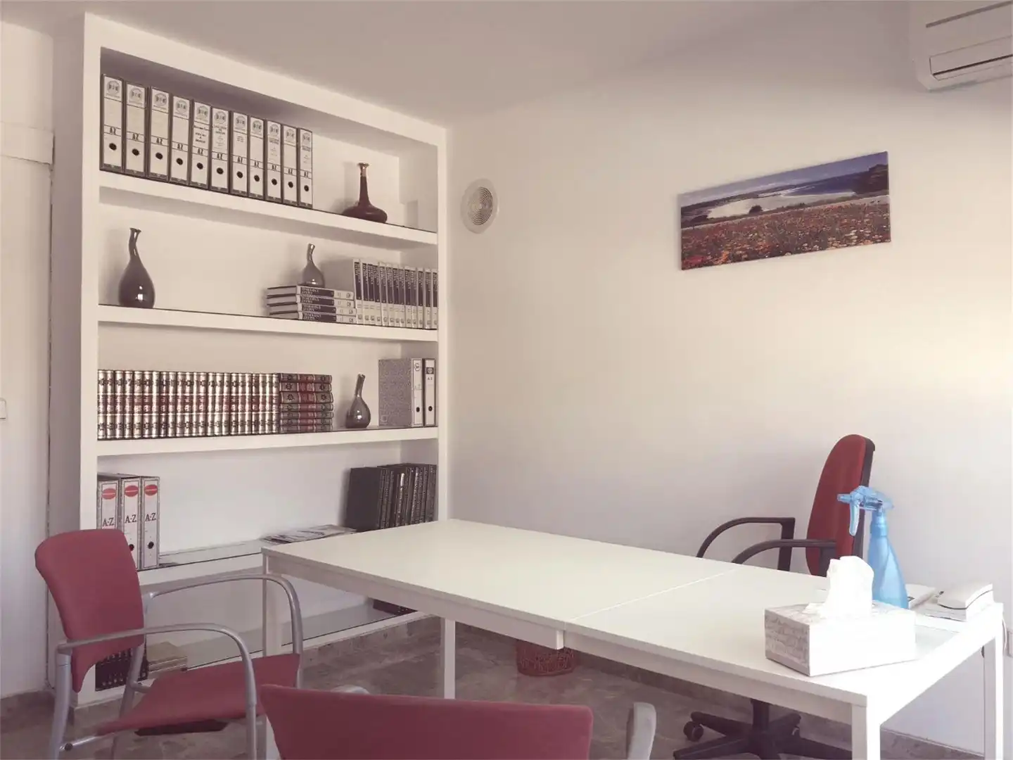 Office for rent in Avenida Guerrita, 27, Ciudad Jardín - Zoco Office for rent in Córdoba with Air Conditioner, Heating and Private garden