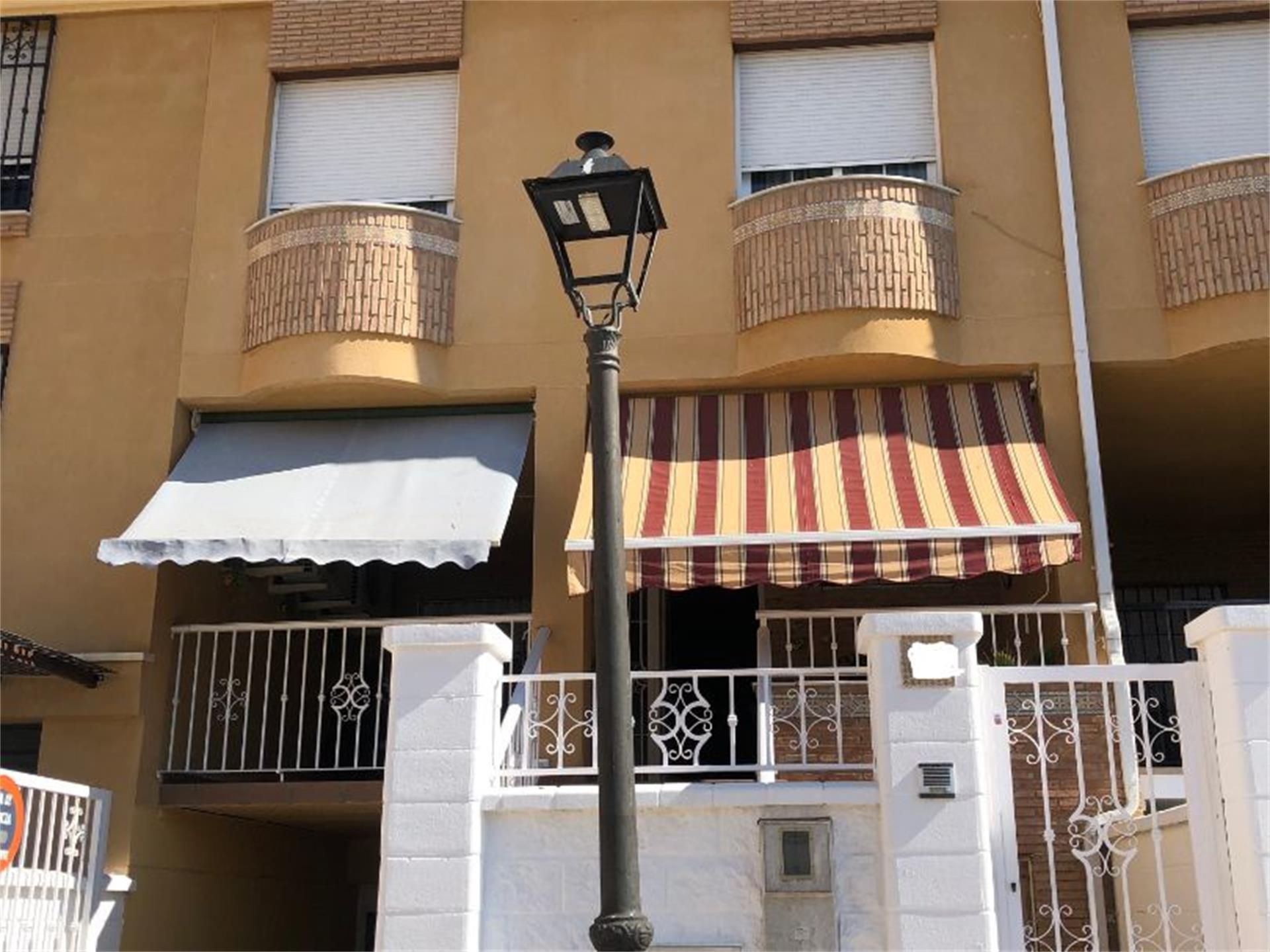 Exterior view of Single-family semi-detached for sale in  Jaén Capital  with Air Conditioner, Heating and Parquet flooring