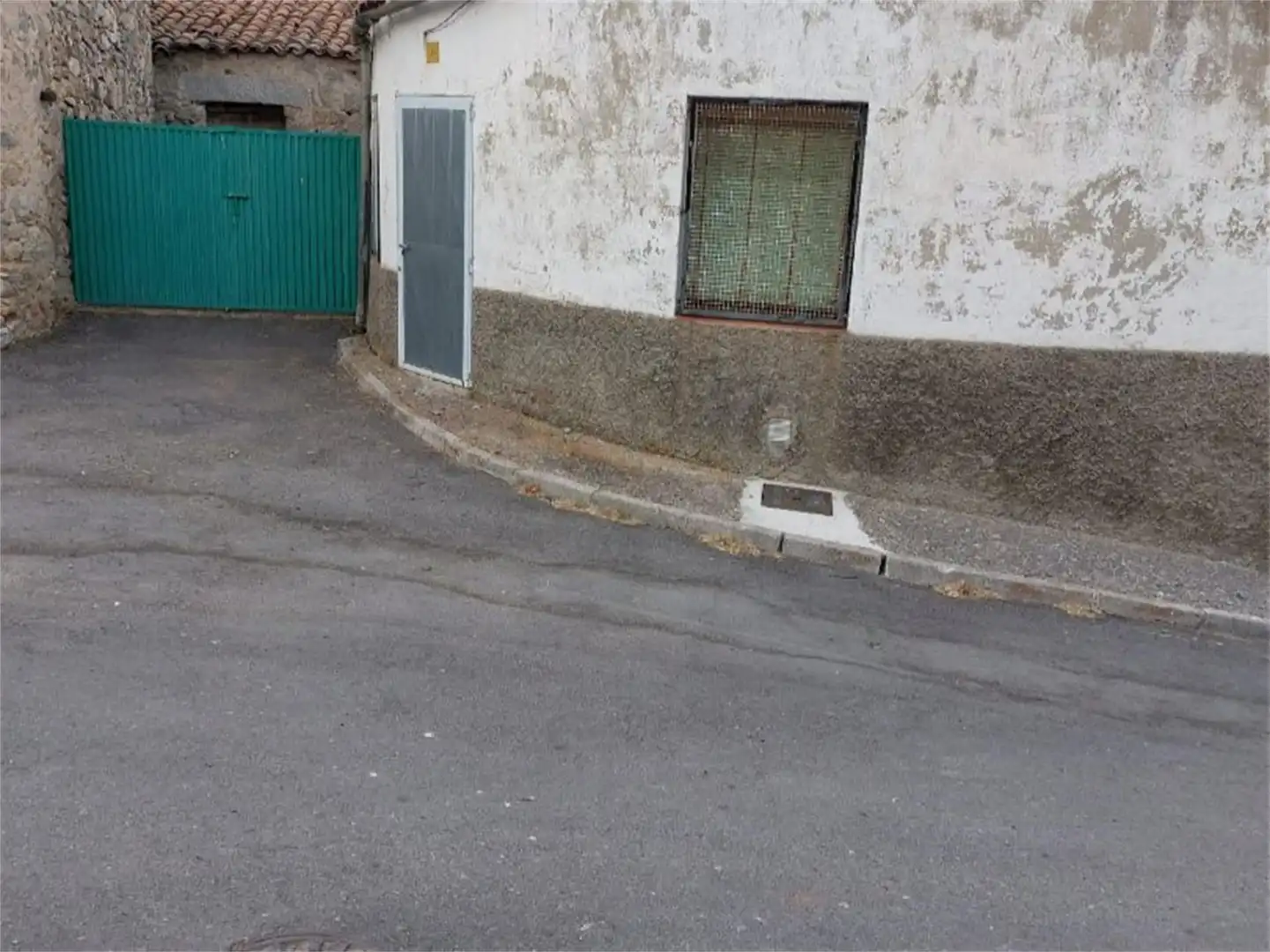 Country house zum Verkauf in Calle de la Iglesia, 26, Poveda Parkplatz von Country house zum Verkauf in Poveda