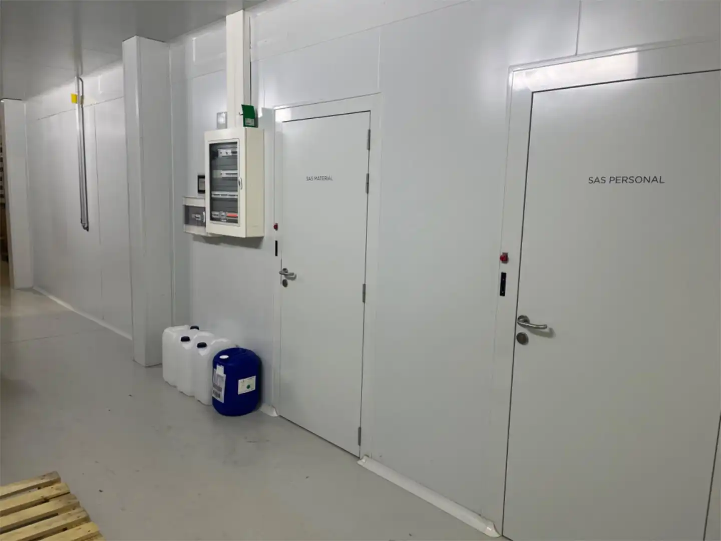 Nau industrial en venda a La Timba, Avinyonet de Puigventós Nau industrial en venda en Avinyonet de Puigventós amb Aire condicionat, Calefacció i Moblat