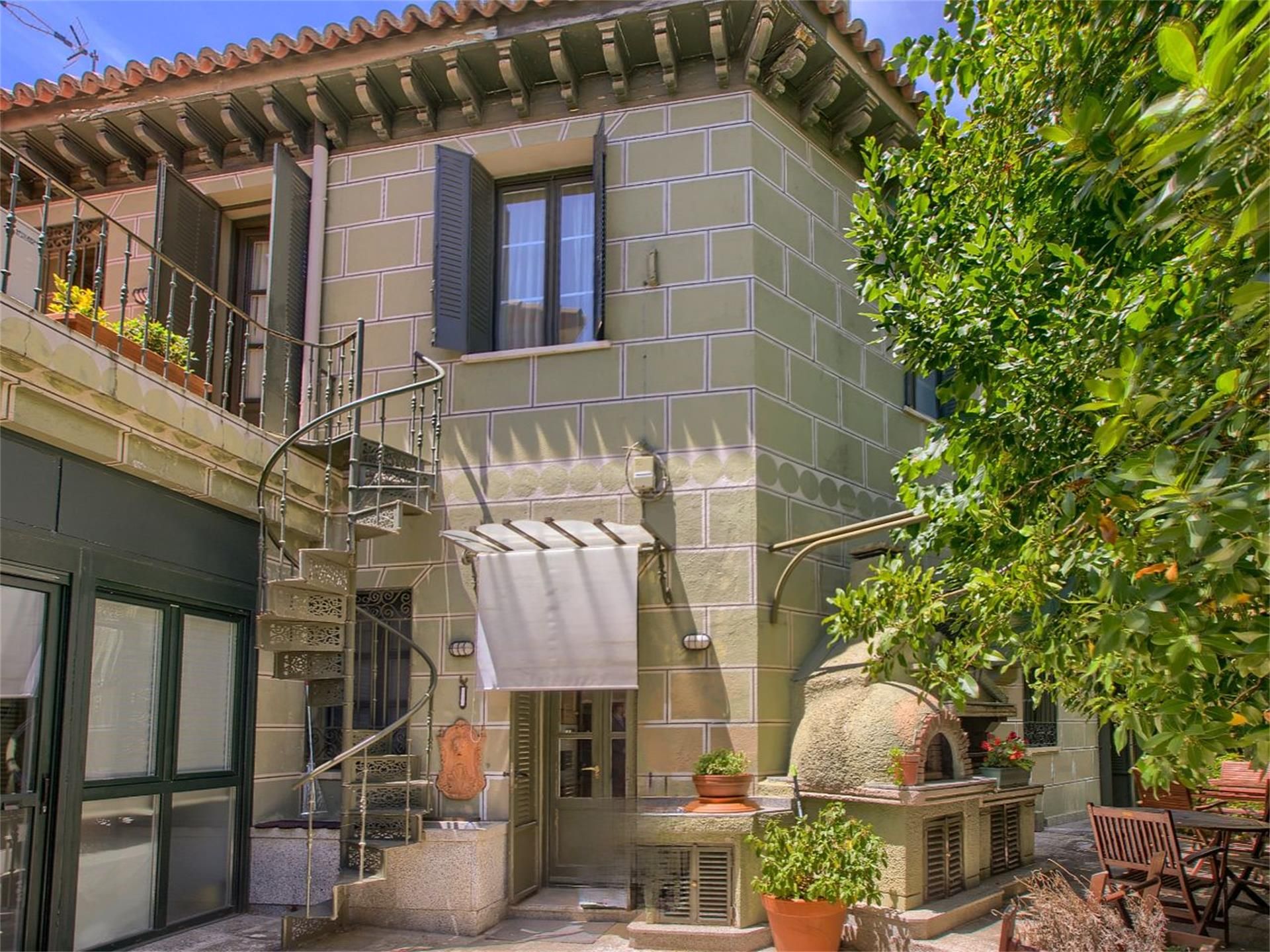 Vista exterior de Casa o xalet en venda en San Lorenzo de El Escorial amb Aire condicionat, Terrassa i Piscina