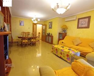 Living room of Flat for sale in Parla  with Air Conditioner and Terrace