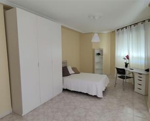 Bedroom of Flat to share in Talavera de la Reina  with Air Conditioner, Heating and Furnished