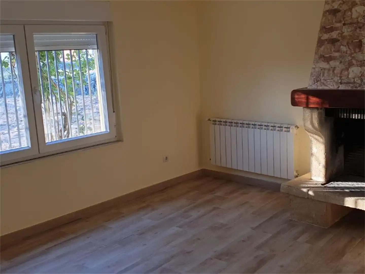 Casa o chalet en venta en Calle Encina, 22, Bermillo de Sayago Sala de estar de Casa o chalet en venta en Bermillo de Sayago con Calefacción, Jardín privado y Terraza