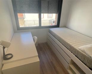 Bedroom of Flat to share in Manresa  with Air Conditioner