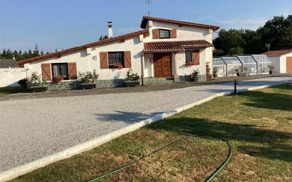 Casas e apartamentos à venda em Outeiro de Rei, Lugo, Espanha