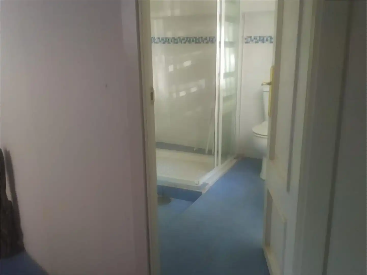 Badezimmer von Lagerraum zum Verkauf in Madrid
