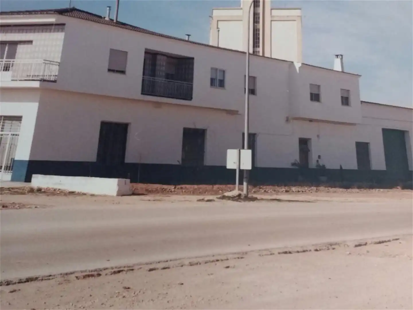 Casa o xalet en venda a Calle General Borrero, Las Pedroñeras Vista exterior de Casa o xalet en venda en Las Pedroñeras amb Aire condicionat, Terrassa i Balcó
