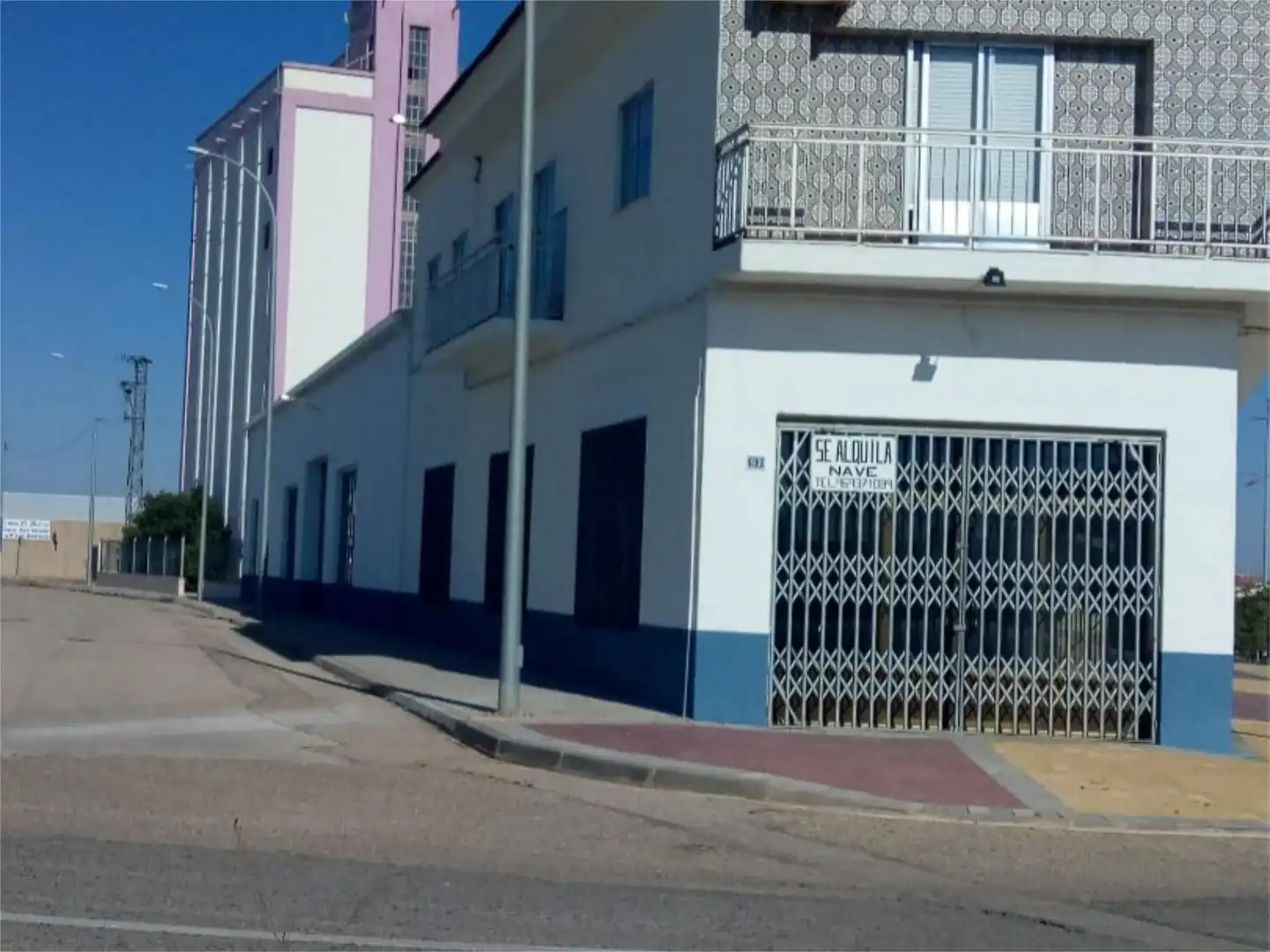 Casa o xalet en venda a Calle General Borrero, Las Pedroñeras Vista exterior de Casa o xalet en venda en Las Pedroñeras amb Aire condicionat, Terrassa i Balcó