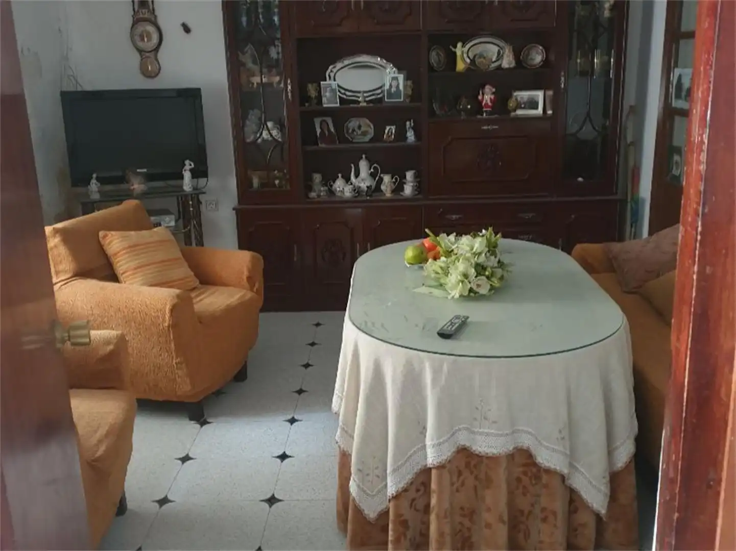 Casa adosada en venta en Avenida Antonio Machado, 131, Peal de Becerro Sala de estar de Casa adosada en venta en Peal de Becerro con Jardín privado, Terraza y Trastero