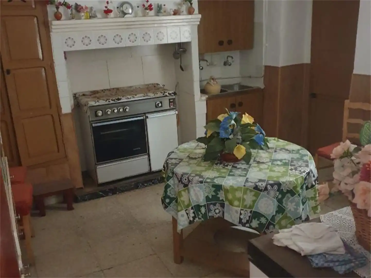 Casa adosada en venta en Avenida Antonio Machado, 131, Peal de Becerro Cocina de Casa adosada en venta en Peal de Becerro con Jardín privado, Terraza y Trastero