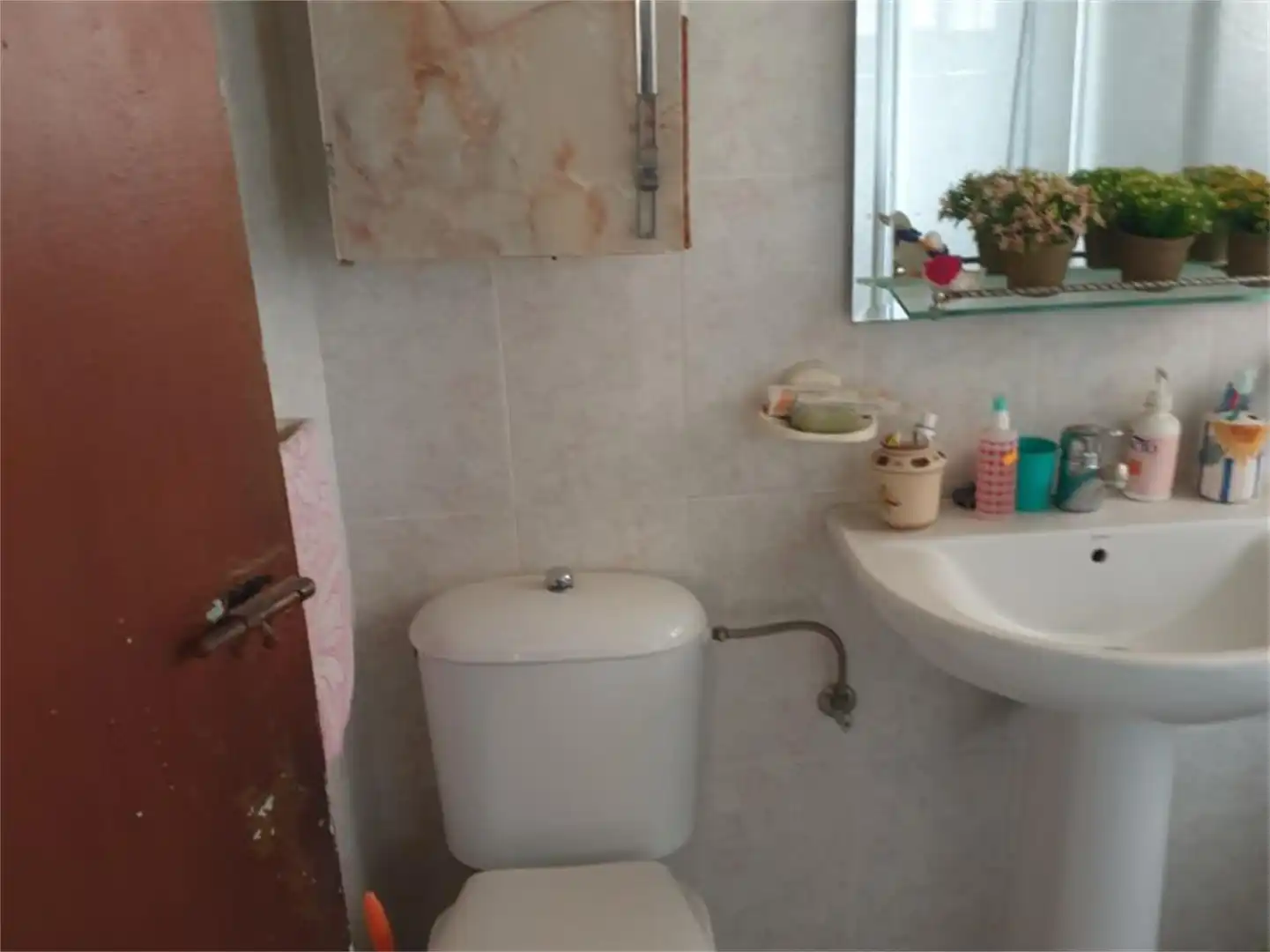 Casa adosada en venta en Avenida Antonio Machado, 131, Peal de Becerro Baño de Casa adosada en venta en Peal de Becerro con Jardín privado, Terraza y Trastero