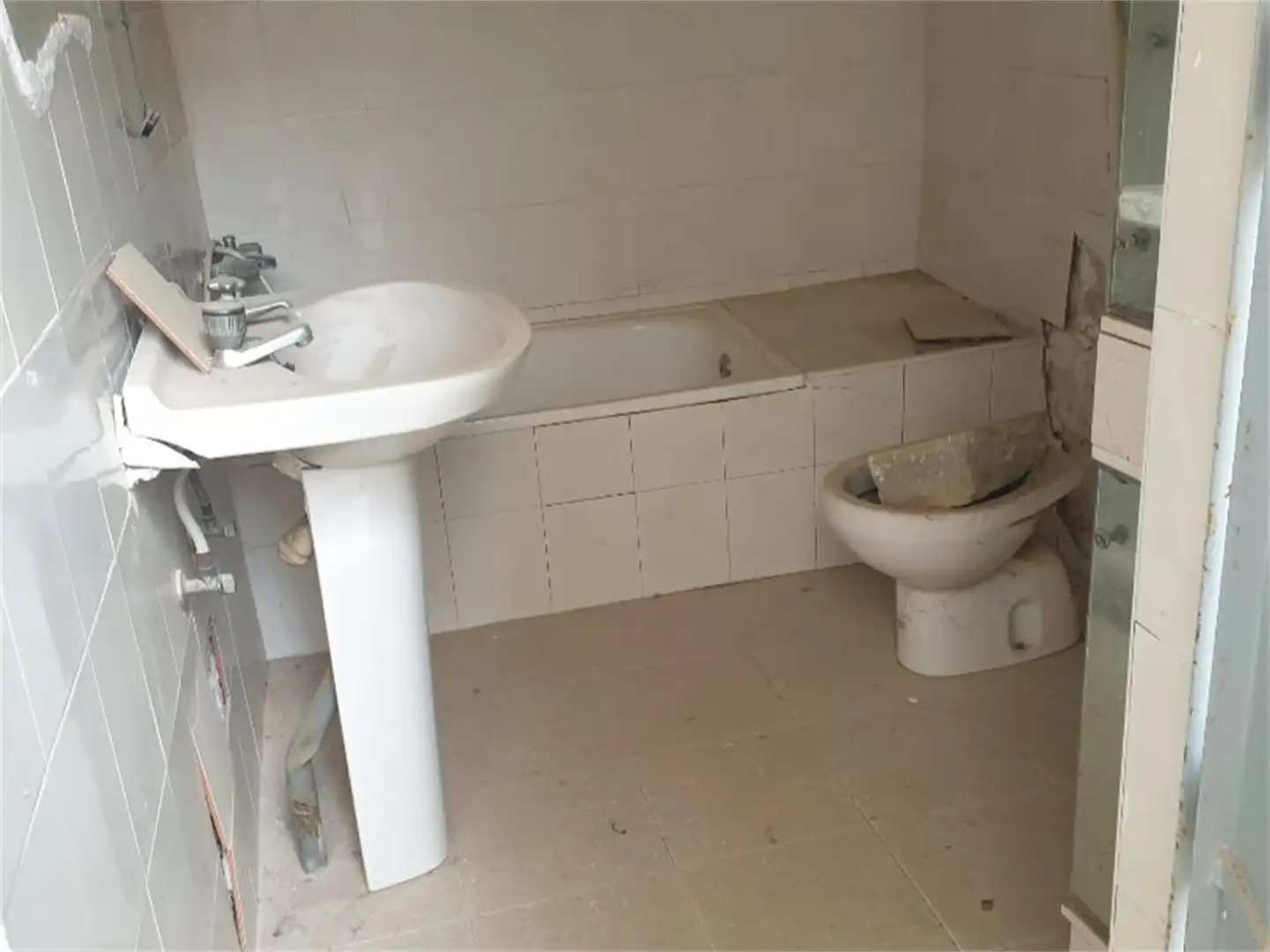 Casa adosada en venta en Avenida Antonio Machado, 131, Peal de Becerro Baño de Casa adosada en venta en Peal de Becerro con Jardín privado, Terraza y Trastero