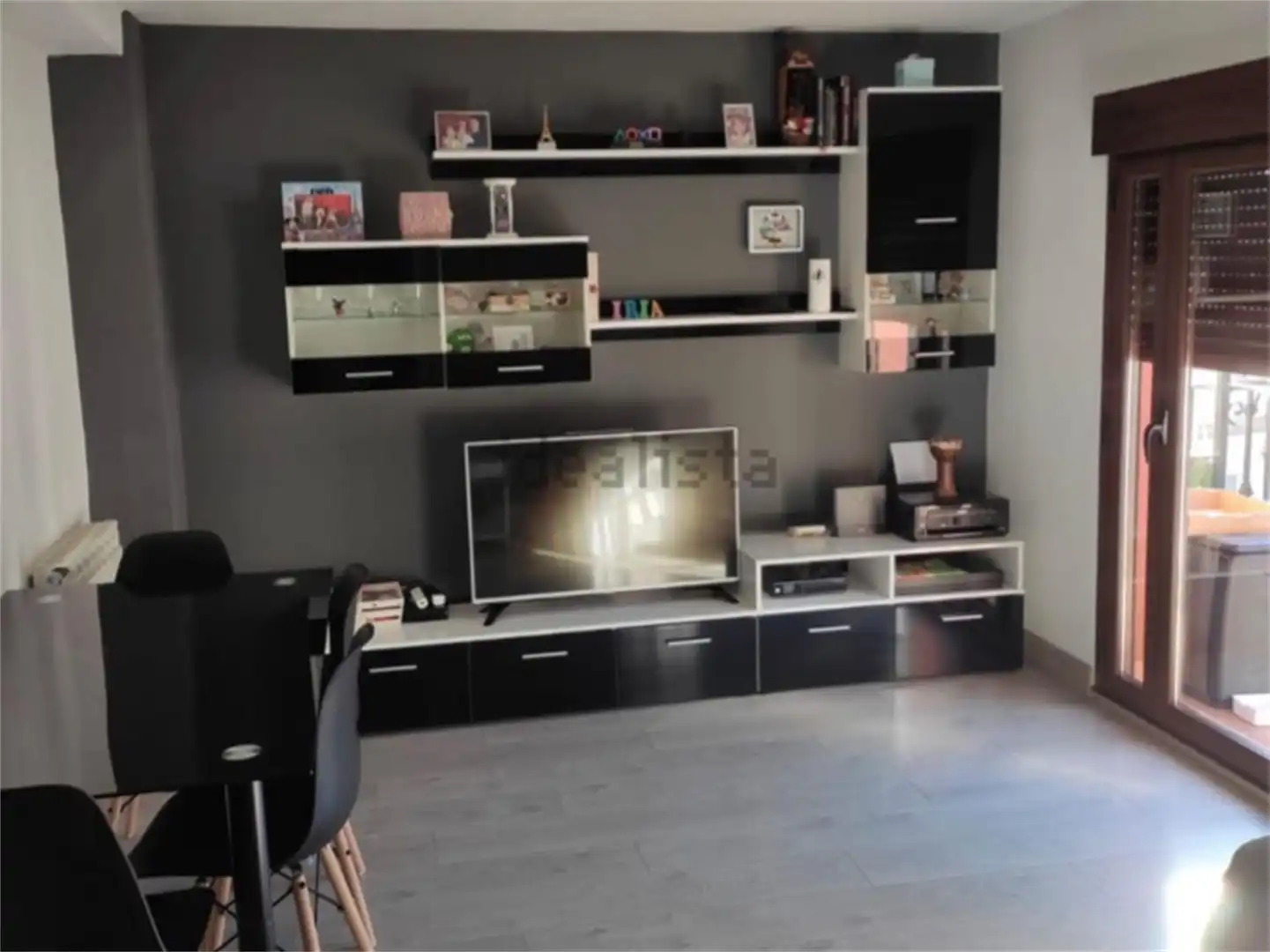 Sala de estar de Piso en venta en La Pola de Gordón  con Calefacción, Parquet y Terraza
