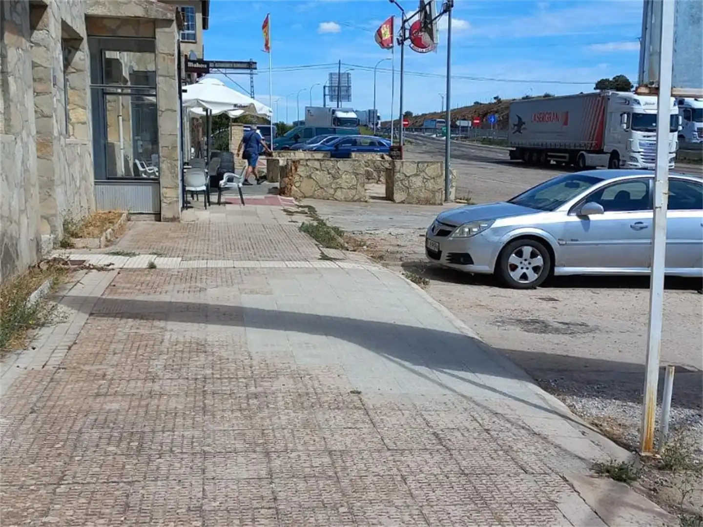Local en venda a Carretera N-II, 47, Alcolea del Pinar Aparcament de Local en venda en Alcolea del Pinar amb Aire condicionat, Calefacció i Moblat