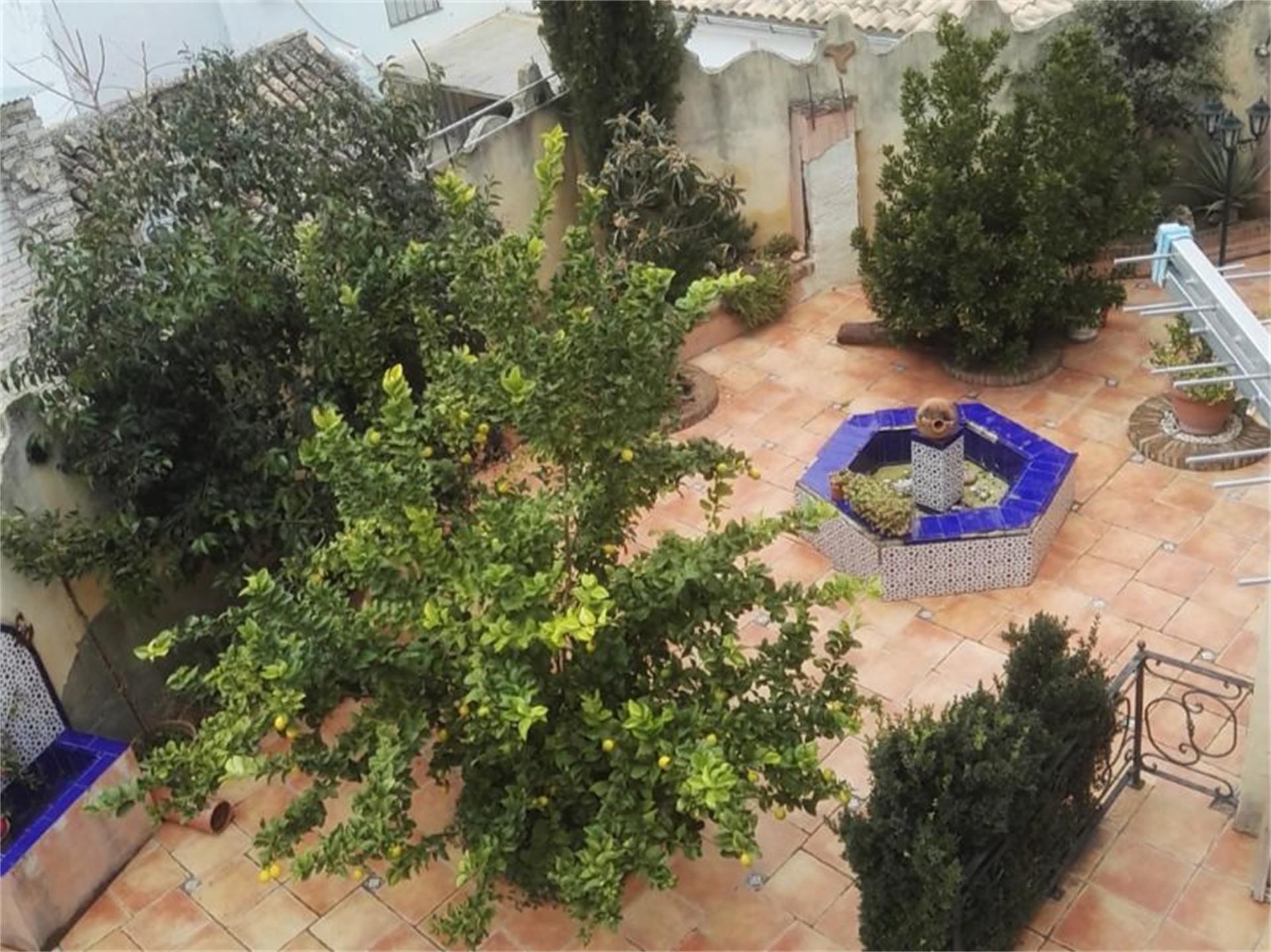 Jardí de Casa adosada en venda en Loja amb Terrassa i Balcó