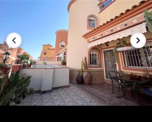Jardí de Casa o xalet en venda en Orihuela amb Aire condicionat, Terrassa i Piscina