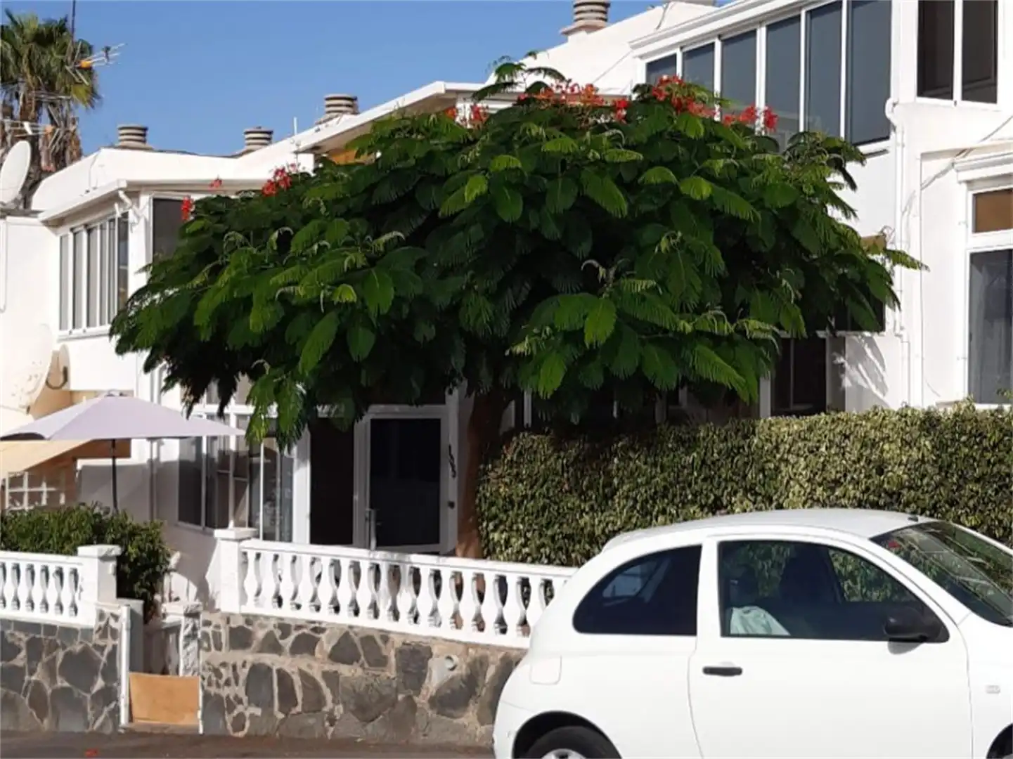 Vista exterior de Apartament en venda en Mogán amb Jardí privat, Terrassa i Piscina
